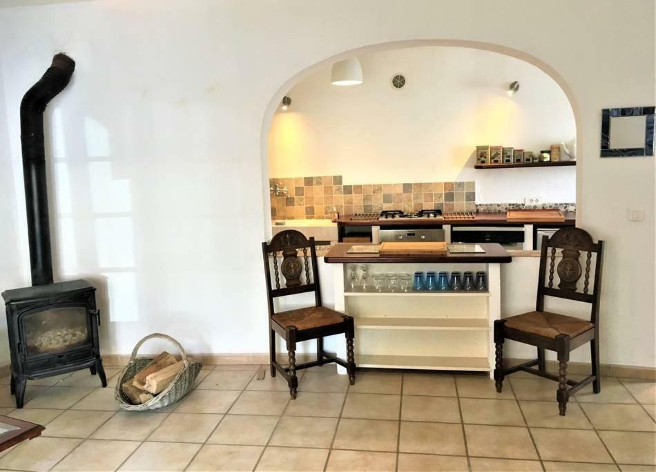 La Maison Vigne Vierge Lagrasse Luaran gambar